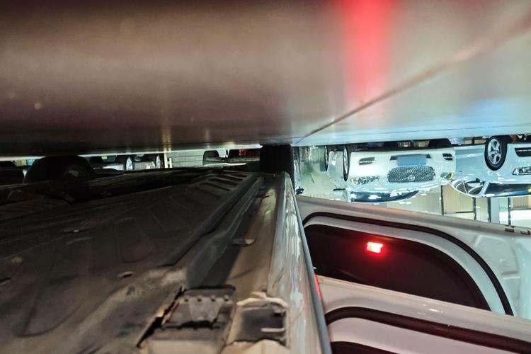 奔驰C级 2018款 C 200 L 运动版局部细节9002