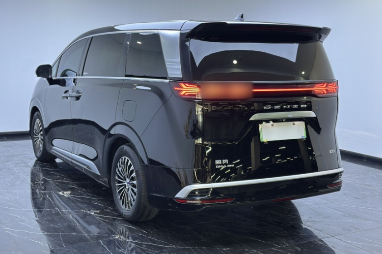 腾势D9 2022款 DM-i 970 四驱尊荣型车身外观6004