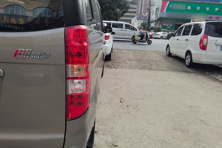 金杯 新海狮X30L 2021款 1.5L财富无空调版客车国VI SWC15M车身外观9