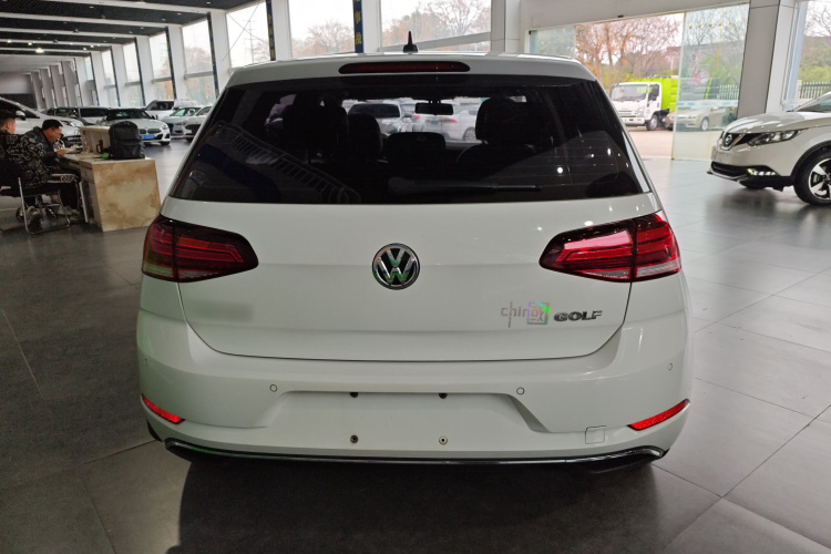 大众 高尔夫 2020款 挚爱版 200TSI DSG舒适型进取版车身外观6