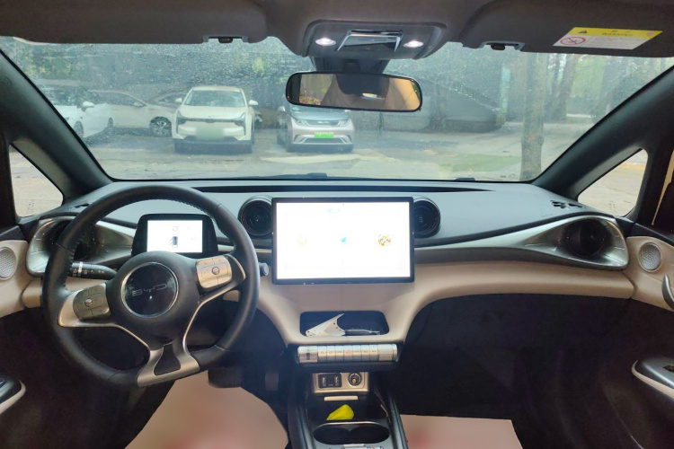 比亚迪 海豚 2021款 405km 时尚版中控内饰7002