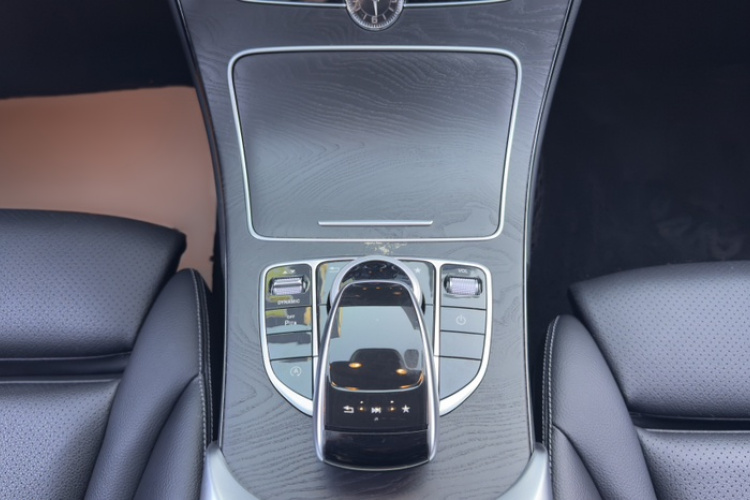 奔驰C级 2016款 C 200 L 运动型中控内饰7004