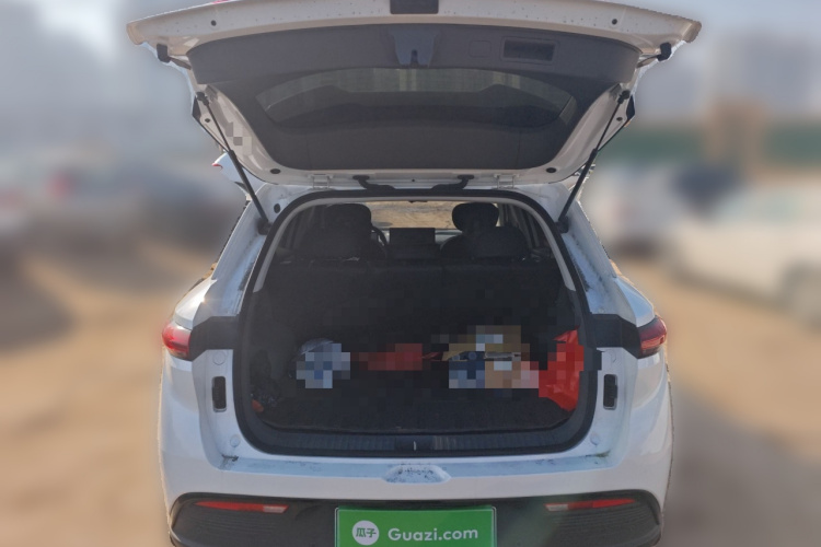 奔腾 悦意03 2025款 445km 心悦版中控内饰23