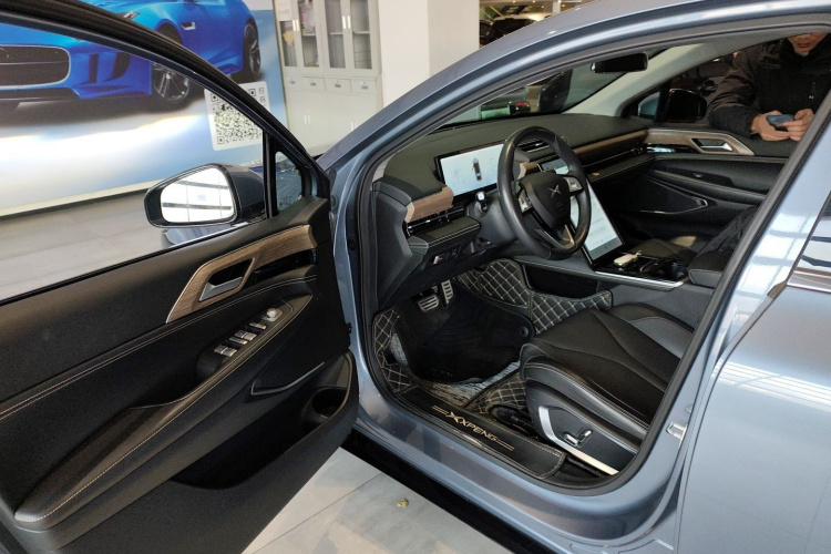 小鹏P5 2021款 460G+中控内饰20