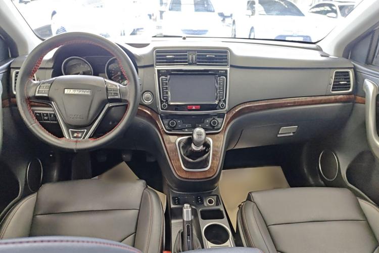 哈弗H6 2015款 改款 运动版 1.5T 手动两驱精英型中控内饰7003