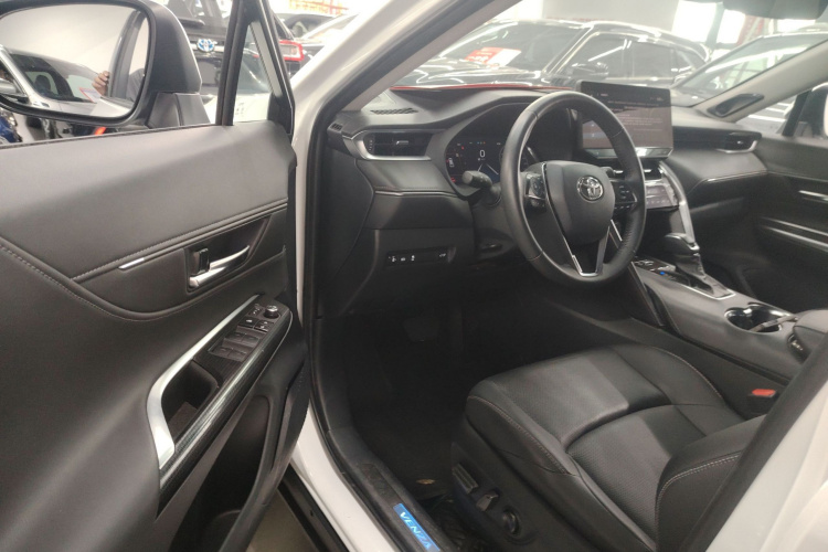 丰田 威飒 2023款 2.0L CVT两驱尊贵版中控内饰7003