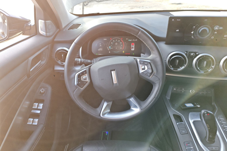 魏牌 VV6 2021款 2.0T 四驱智驭+中控内饰13