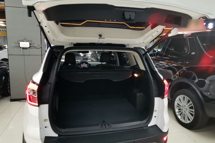 福特 翼虎 2018款 EcoBoost 180 两驱铂翼型机舱底盘23