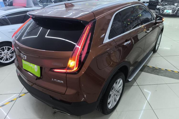 凯迪拉克XT4 2018款 28T 两驱技术型车身外观7