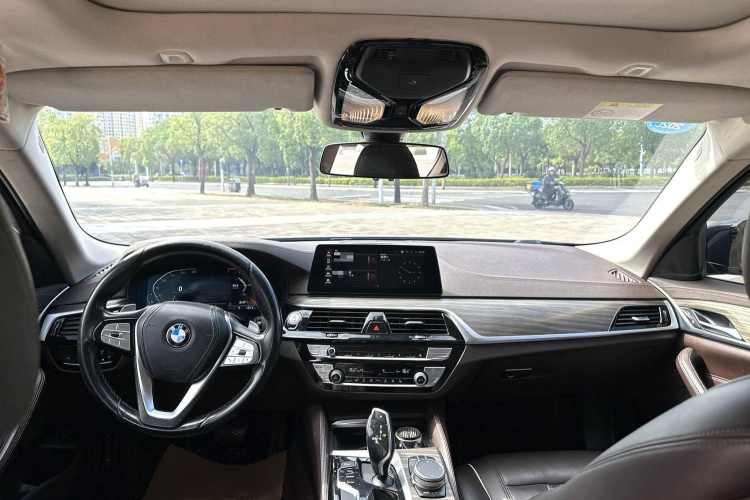 宝马5系 2020款 530Li 领先型 豪华套装局部细节16