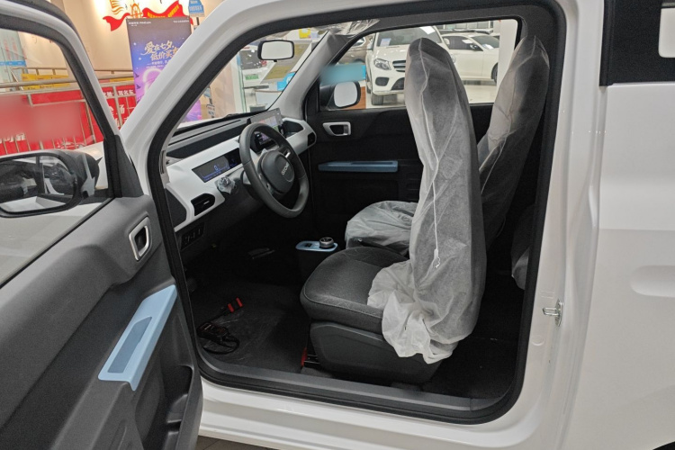 吉利银河 2024款 熊猫mini 200km 耐力熊中控内饰19