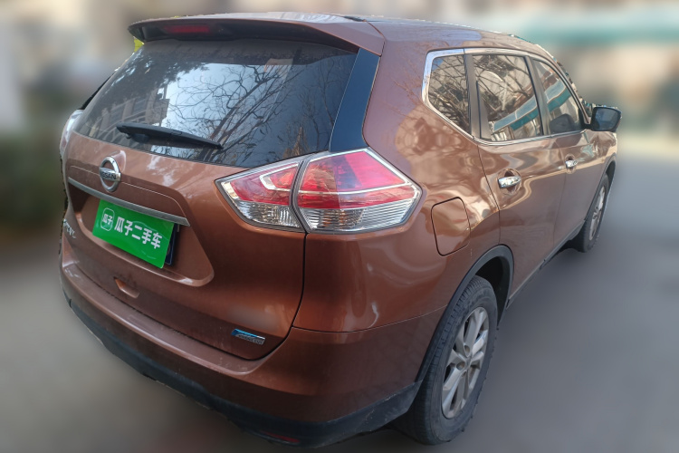 日产 奇骏 2015款 2.0L CVT舒适MAX版 2WD车身外观6005