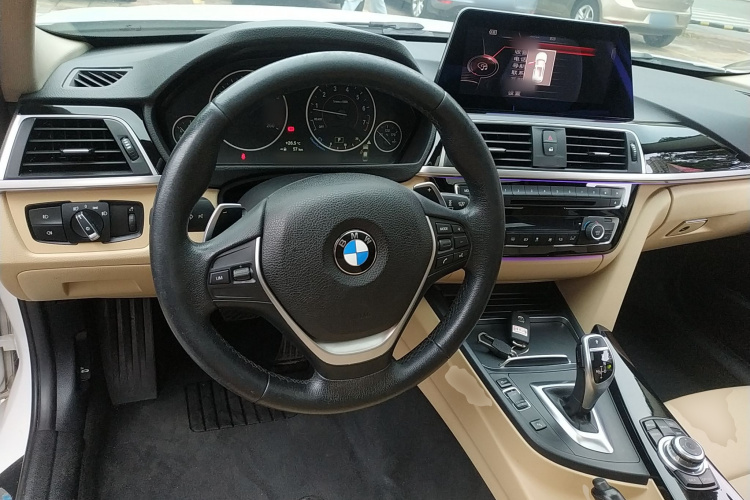 宝马3系 2017款 320Li M运动型中控内饰13