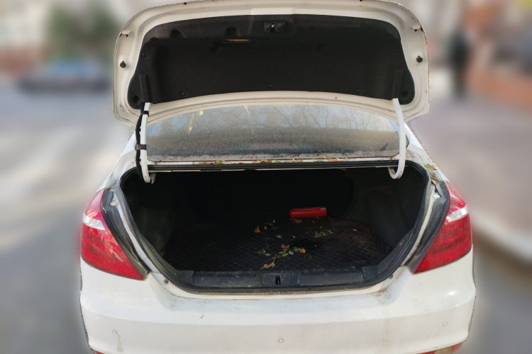 吉利汽车 帝豪 2017款 三厢百万款 1.5L 手动向上版局部细节23