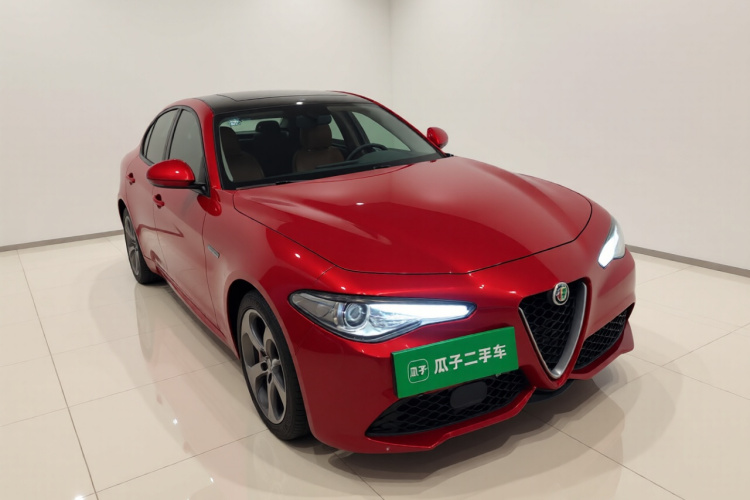 阿尔法·罗密欧 Giulia朱丽叶 2017款 2.0T 280HP Milano限量版车身外观3