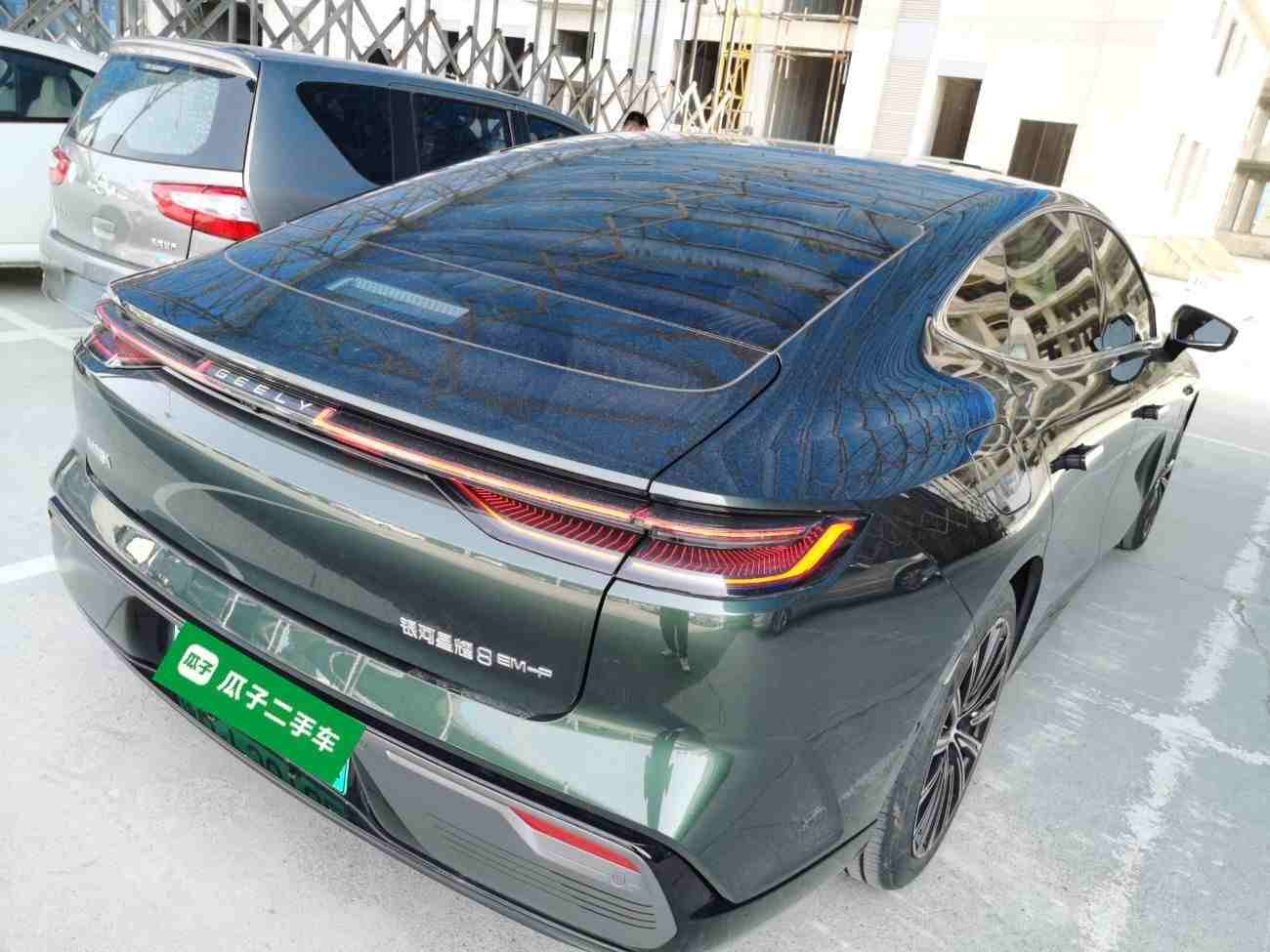车辆右后45度外观展示