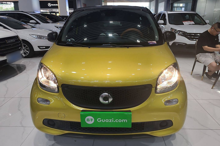 smart forfour 2016款 1.0L 52千瓦灵动版车身外观2