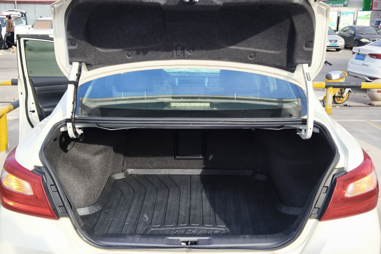 日产 天籁 2016款 2.0L XL舒适版局部细节23