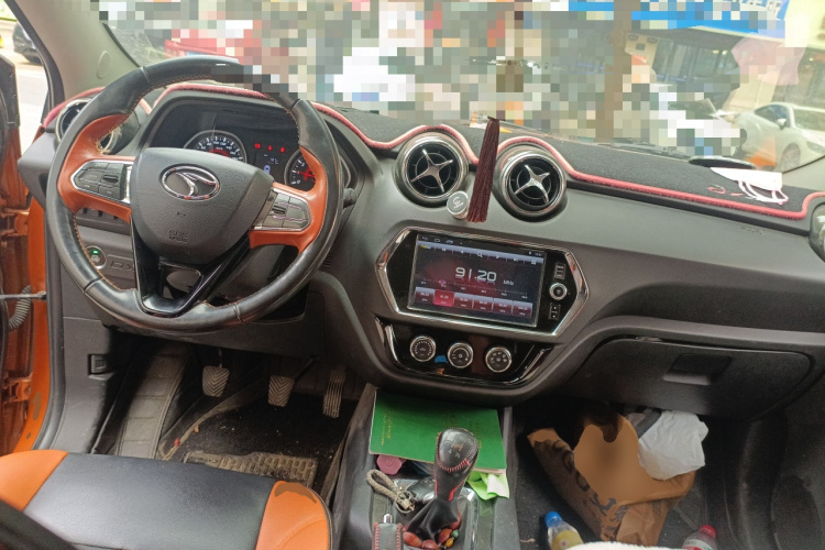 东南DX3 2016款 1.5L 手动尊贵型中控内饰12