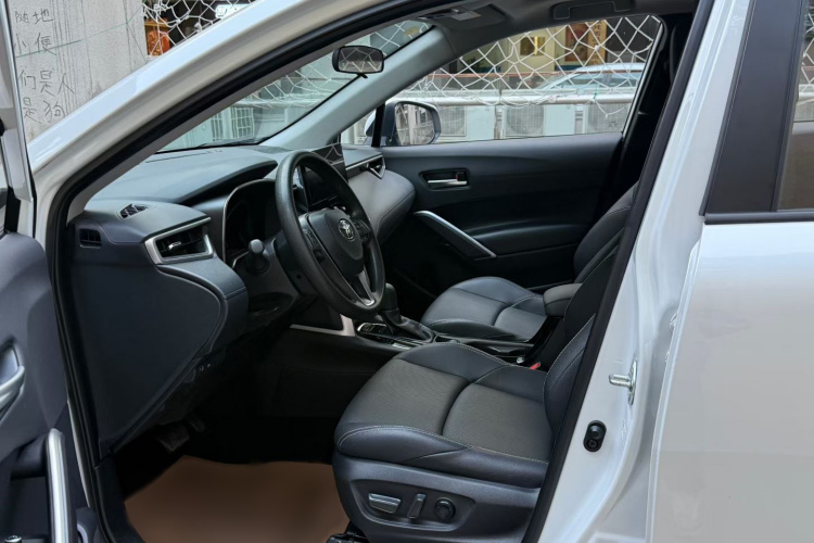 丰田 锋兰达 2023款 2.0L CVT豪华版中控内饰7001