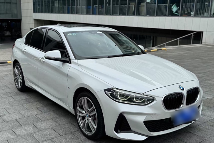 宝马1系 2019款 120i 领先型M运动套装车身外观6003