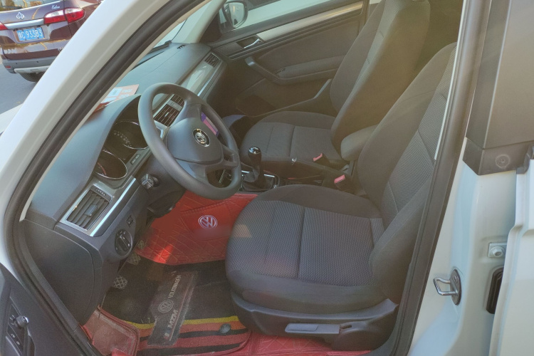 大众 2019款 改款 宝来·传奇 1.5L 手动时尚型 国VI中控内饰19