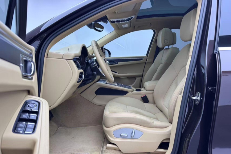 保时捷 2014款 Macan 2.0T中控内饰7012