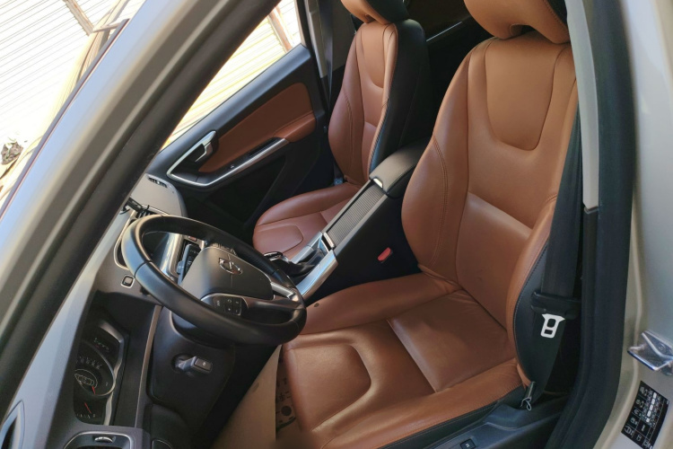 沃尔沃S60 2019款 S60L 改款 T5 智进进阶版中控内饰19