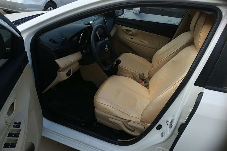 丰田 威驰 2017款 1.5L 手动创行版中控内饰20