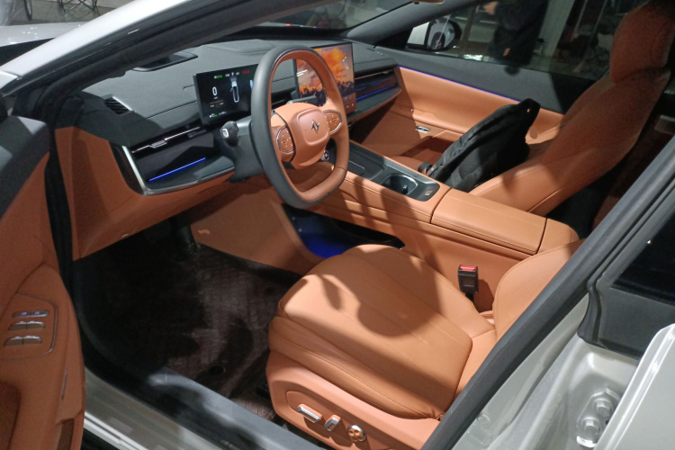 东风奕派 eπ007 2025款 纯电 565四驱Max领航版中控内饰7003