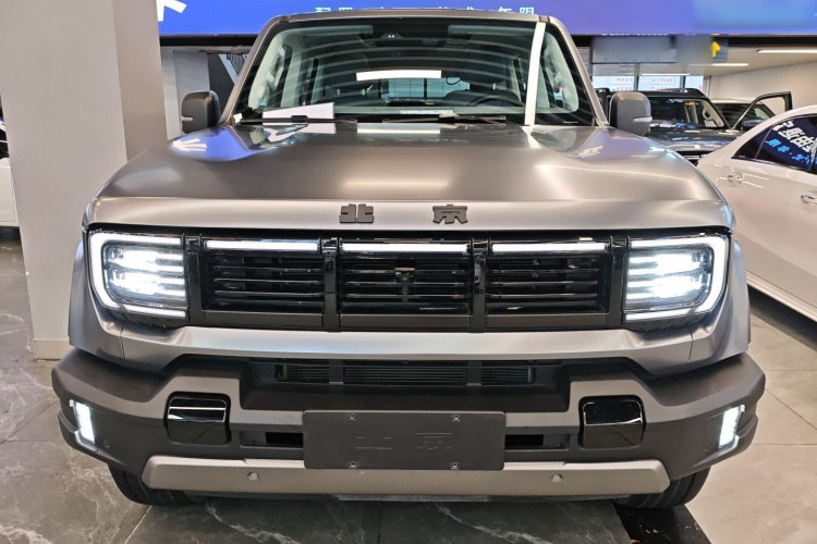 北京越野 北京BJ40 2024款 2.0T 全新城市猎人版 侠客型车身外观2