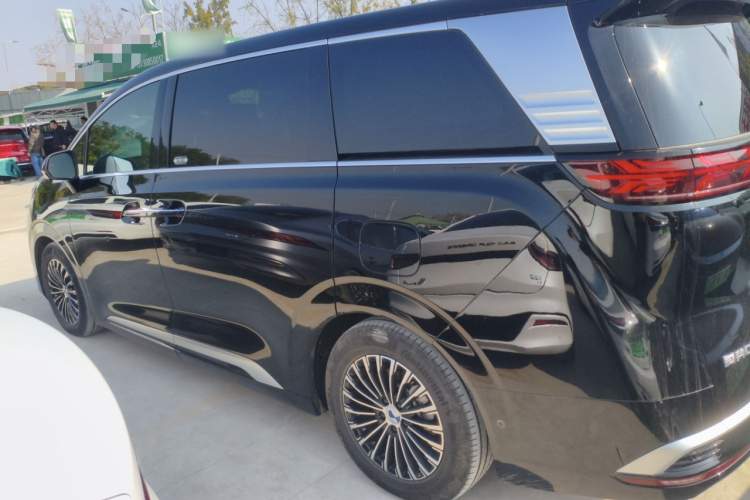 腾势D9 2022款 DM-i 970 四驱旗舰型车身外观6003