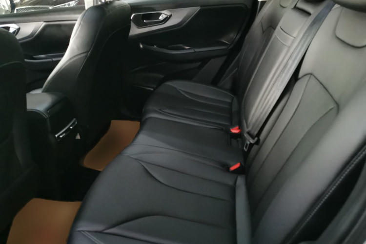 北京汽车 北京X7 2022款 1.5TD DCT致尚版中控内饰7004