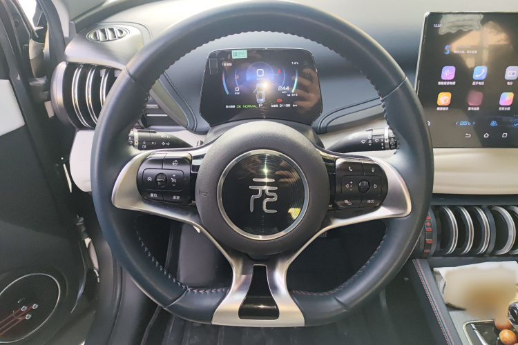 比亚迪 元PLUS 2023款 冠军版 510KM 领先型局部细节13