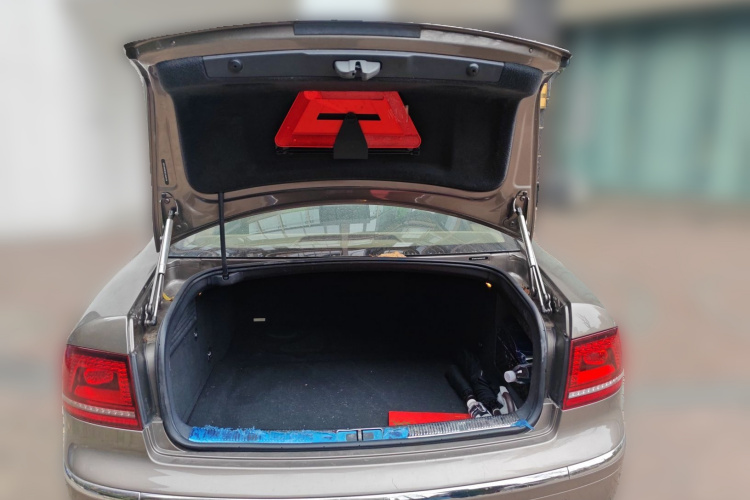 大众 辉腾 2012款 3.0L 商务型中控内饰23