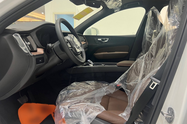 沃尔沃XC60 2025款 B5 四驱智远豪华版中控内饰7005