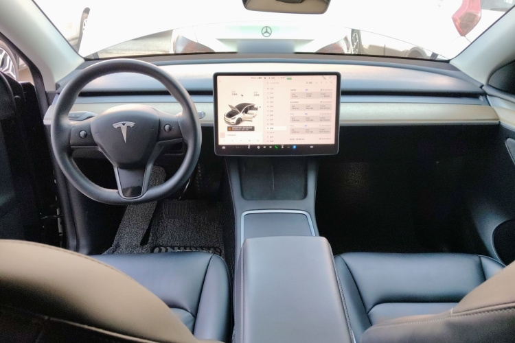 特斯拉 Model Y 2021款 标准续航后驱版中控内饰7002