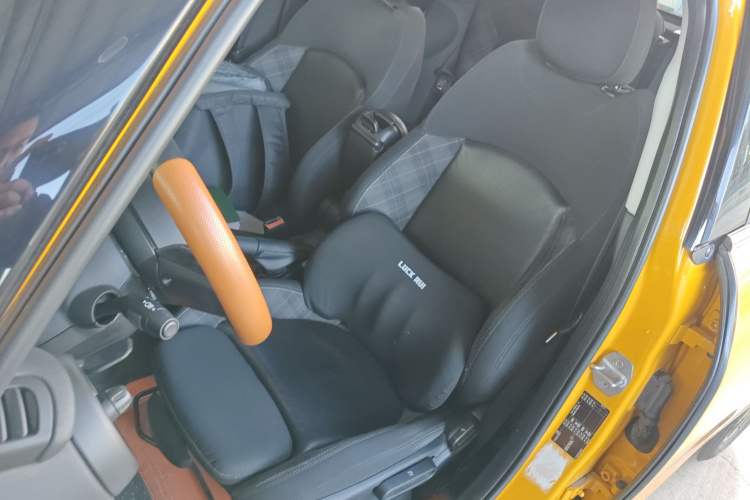 MINI 2015款 1.5T COOPER Fun 五门版中控内饰19