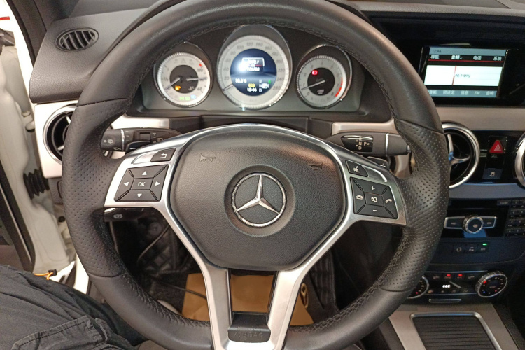 奔驰GLK级 2015款 GLK 260 4MATIC 动感型 极致版局部细节13