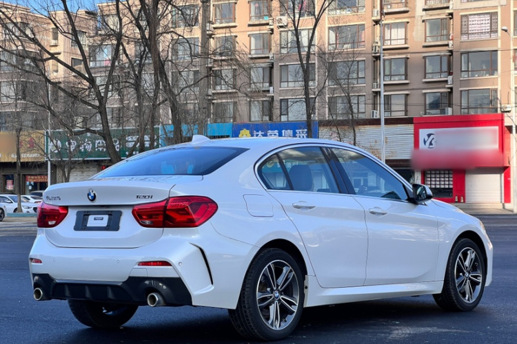 宝马1系 2021款 改款 120i M运动版车身外观6005