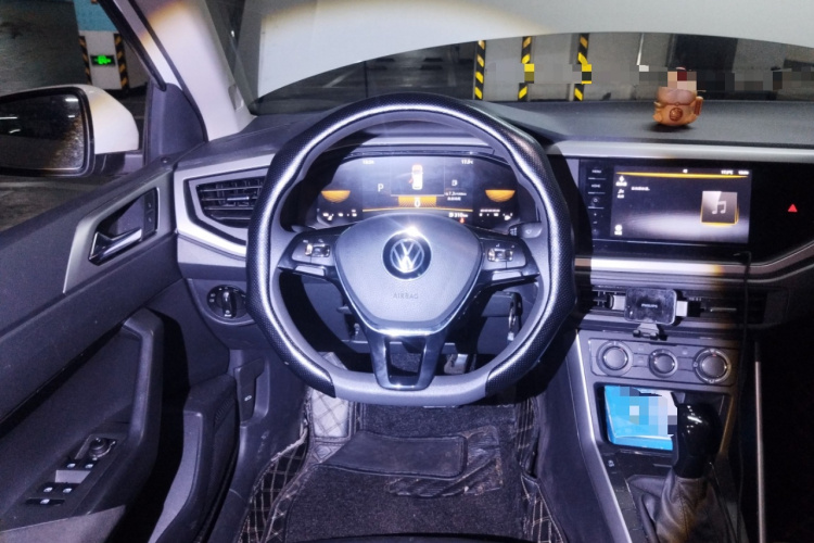 大众 Polo 2023款 Plus 1.5L 自动全景乐享版中控内饰13