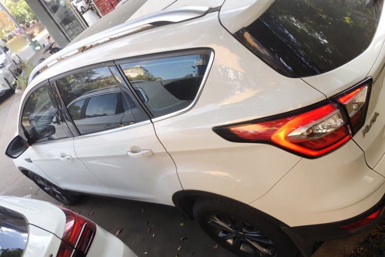 福特 翼虎 2019款 EcoBoost 180 两驱铂翼型 国VI车身外观4