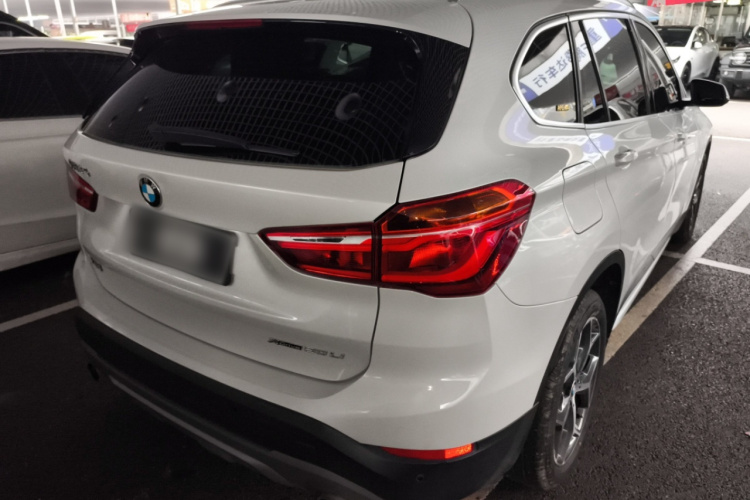 宝马X1 2018款 xDrive20Li 尊享型车身外观6005
