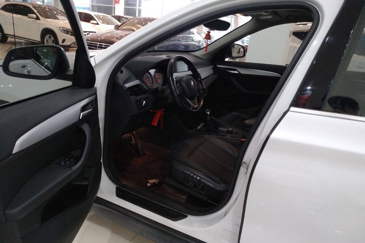 宝马X1 2018款 sDrive20Li 领先型中控内饰19