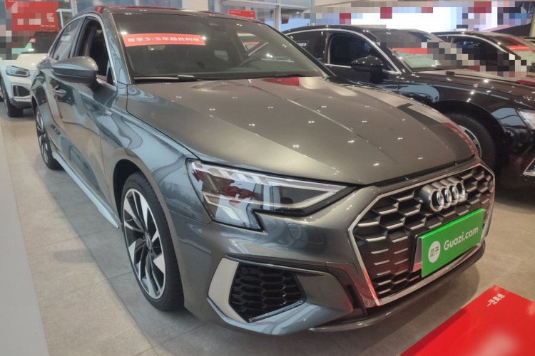 奥迪A3 2024款 A3L Limousine 35 TFSI 时尚运动型车身外观3