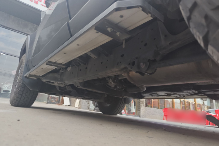 丰田 普拉多 2024款 2.4T 悍野WX版 6座机舱底盘30