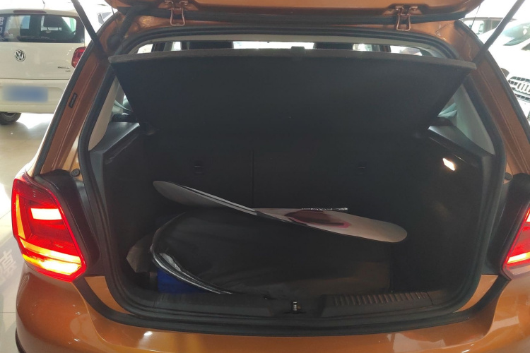 大众 2016款 1.6L Cross Polo 自动机舱底盘23