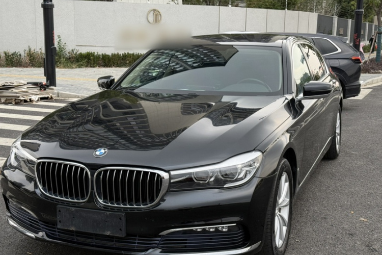 宝马7系 2017款 730Li 领先型车身外观6005