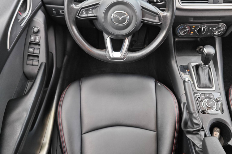 马自达3 昂克赛拉 2017款 两厢 1.5L 自动舒适型 国V中控内饰7002