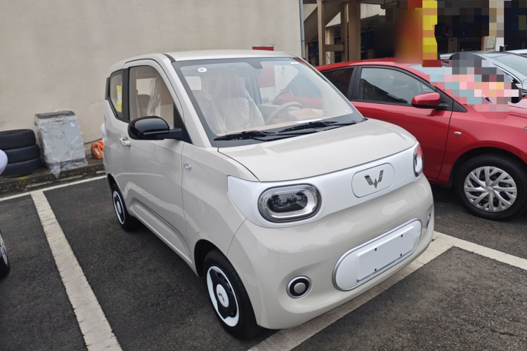 五菱汽车 宏光MINIEV 2024款 第三代 215km 青春版车身外观3